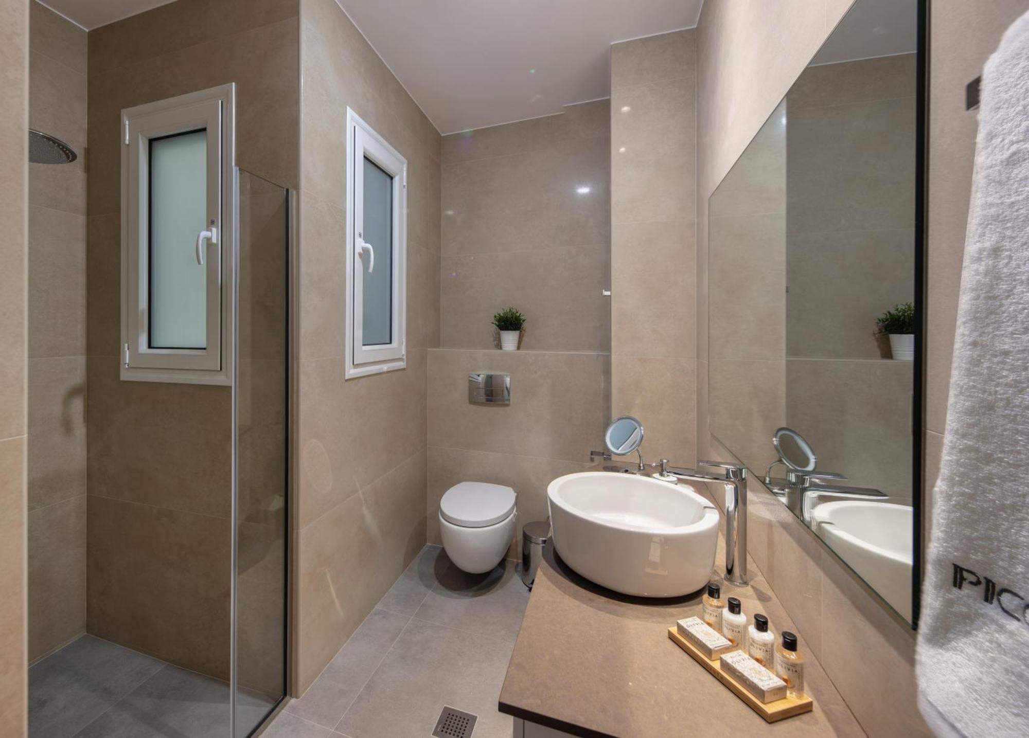 Piccadilly House Aparthotel Арта Екстериор снимка
